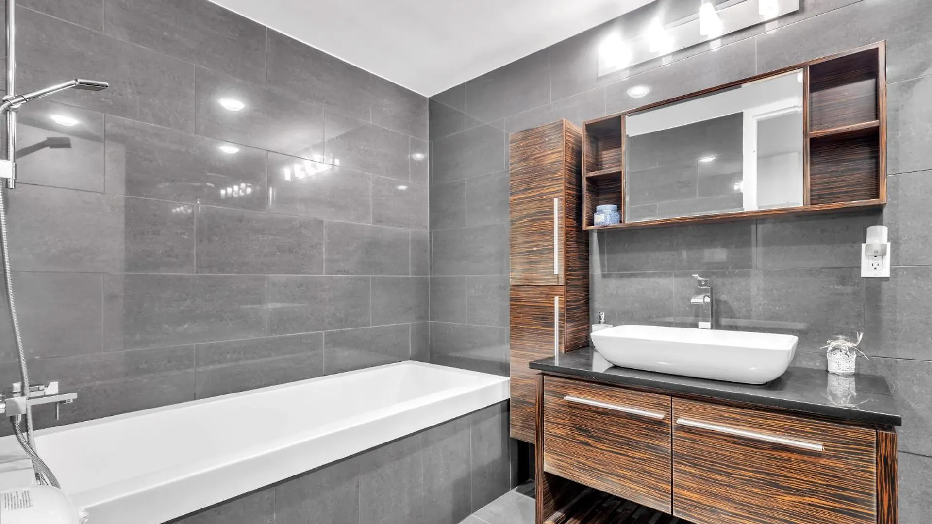 Appartement Luxurious 2 Bedroom 2 Bathroom Condo Downtown Montréal Canada